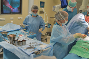 Дальнейшее развитие медицинских технологий - врачи Центра приступили к имплантации бесшовного аортального клапана